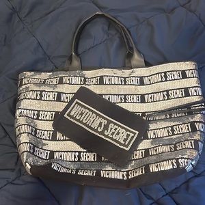 🔥NWOT Victoria’s Secret sequin duffle & wristlet